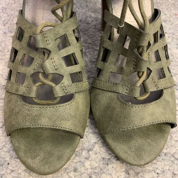 G by Guess Green Peep-Toe Booties Cut-Out Lace Up Women's Size 8 - Picture 9 of 9
